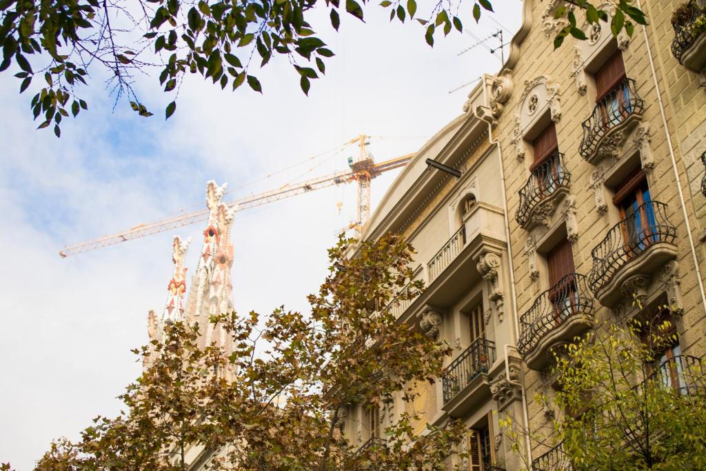 Barcelona: Nơi Tĩnh Lặng Vỗ Về Tâm Hồn Lữ Khách Tinh Tế